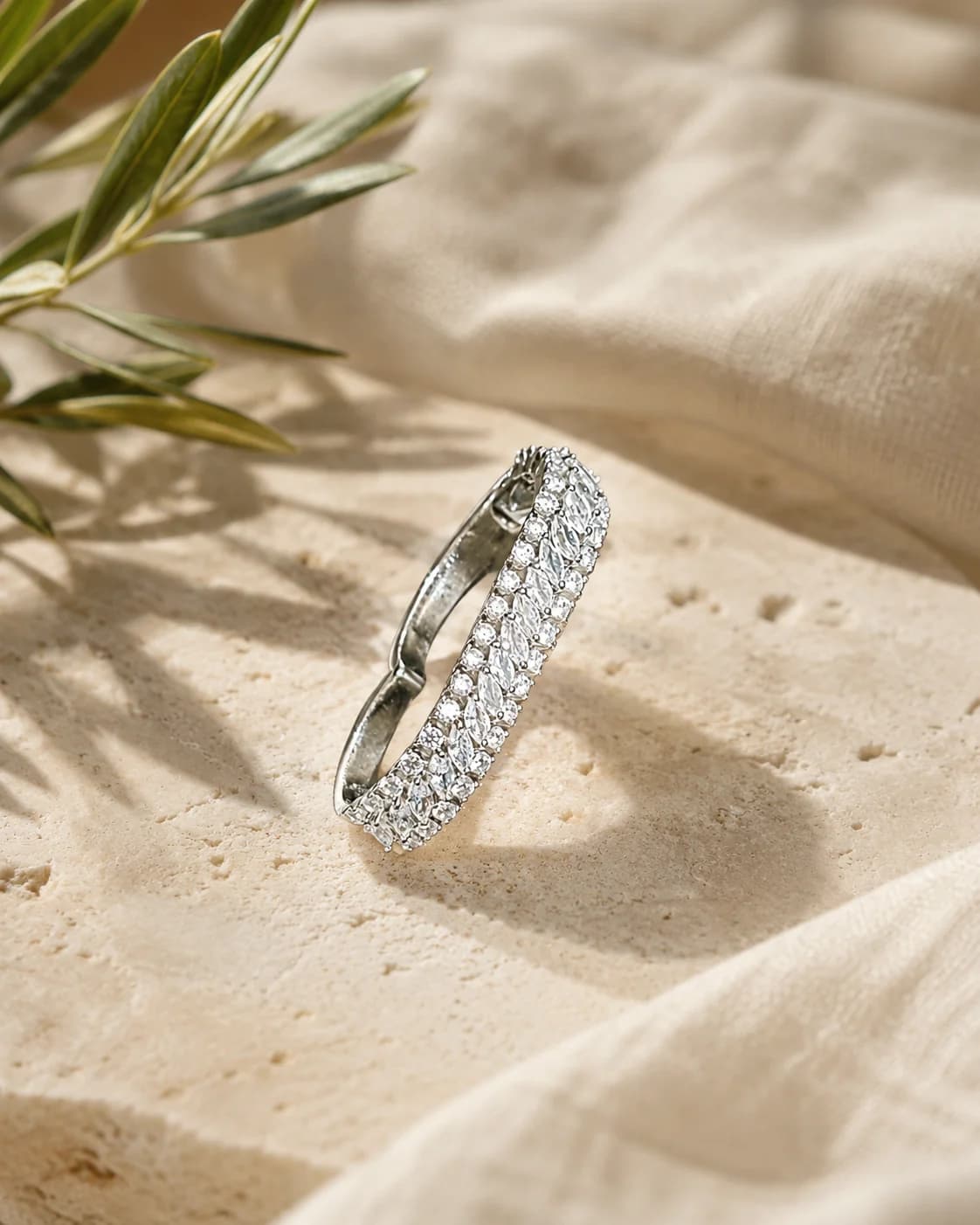 Eterna Spark Ring