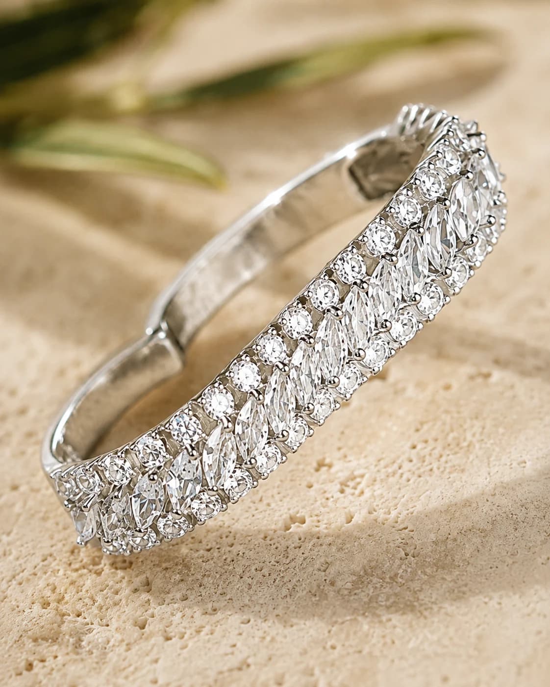 Eterna Spark Ring