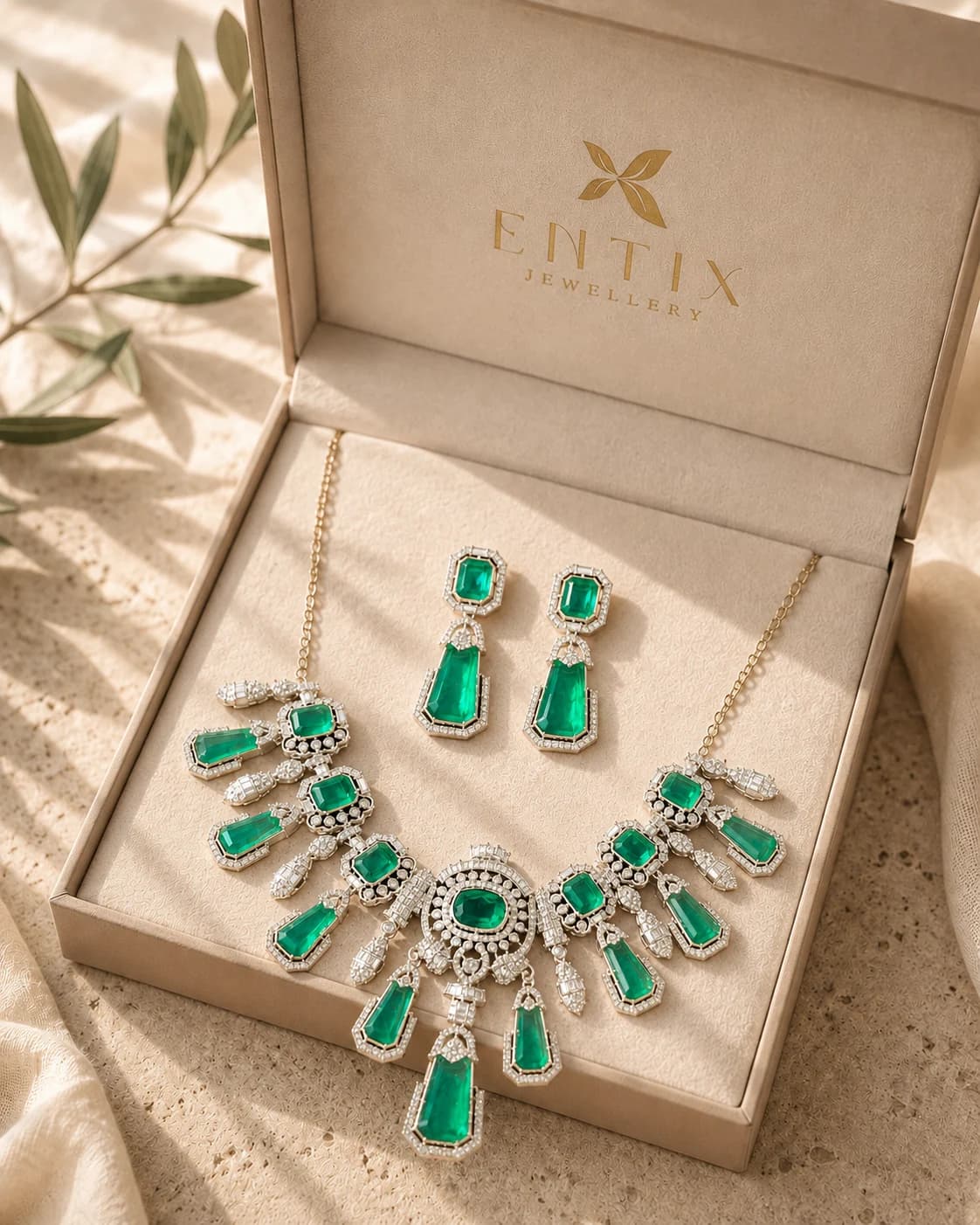Heirloom Emerald Set packaging shot
