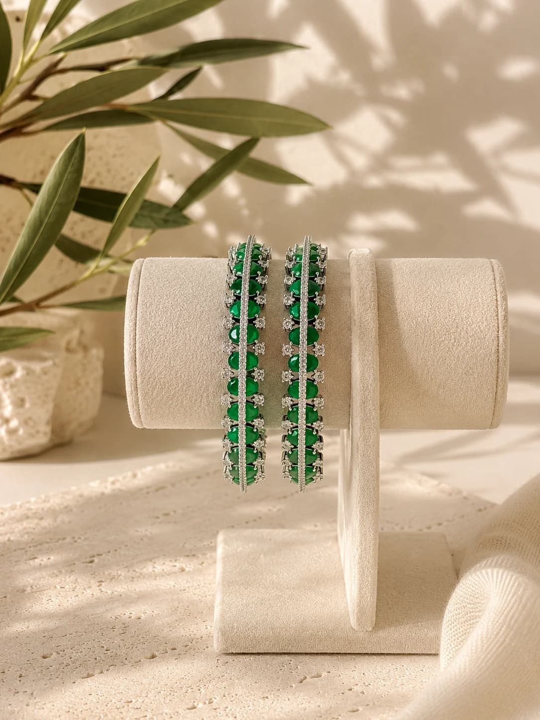 Esmeralda Luxe Bangles display stand